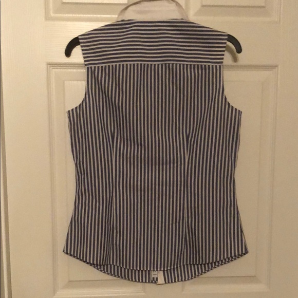Brooks Brothers Sleeveless Fitted Blue and White Button Down - Picture 3 of 7